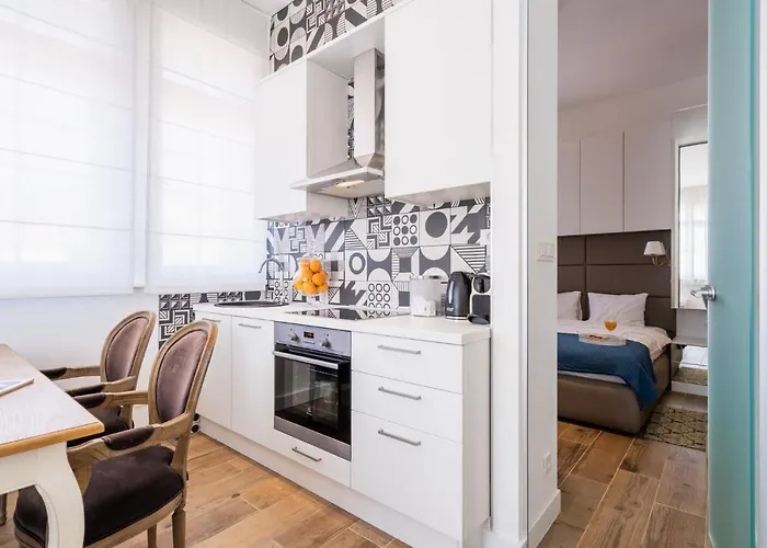 Ah Design Deluxe Daire *